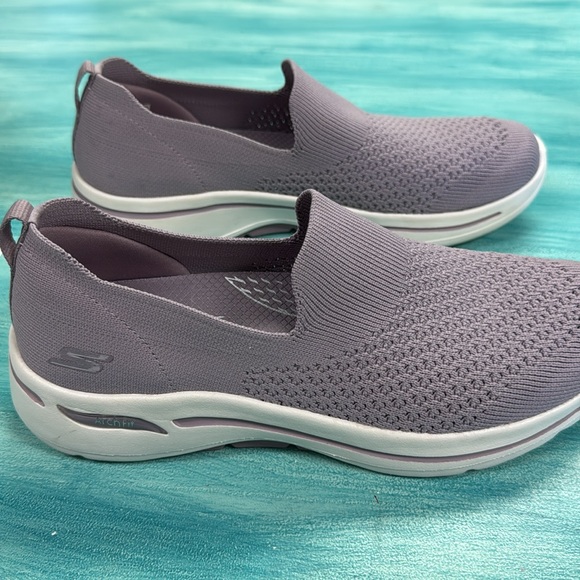 Skechers GOWALK Arch Fit Women's Walking Shoe Slip On Sneakers Casual Low Sz 10 - Picture 4 of 7